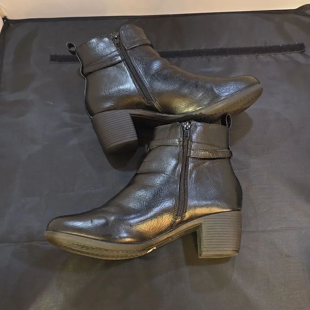 NICOLE ZIPPER CLOSURE ROUND-TOE WOMEN'S ANKLE BOOTIES - Picture 11 of 15